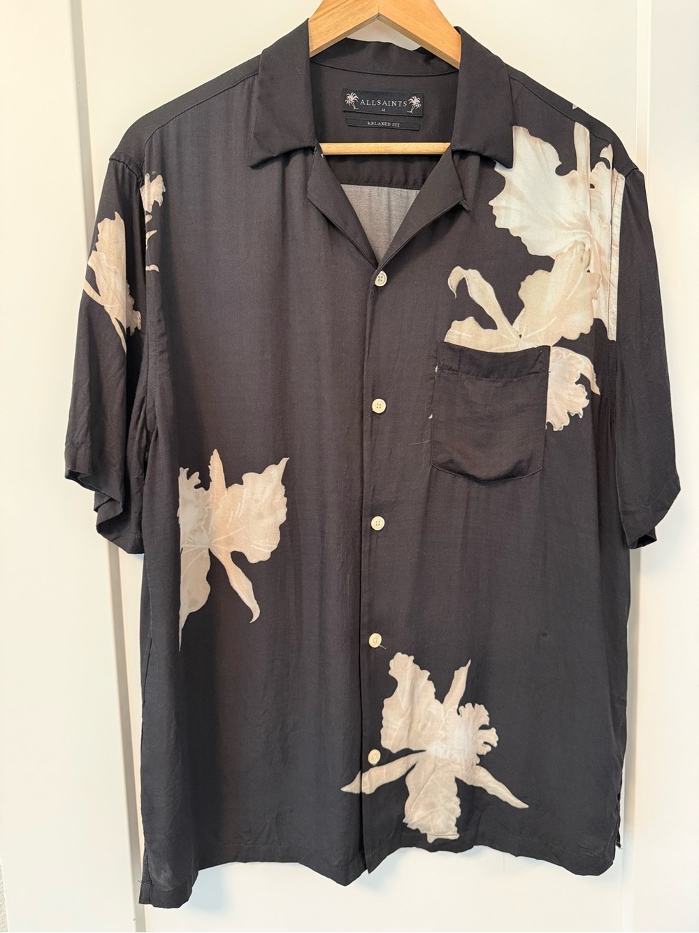 AllSaints Lachaise SS Shirt Mens Medium Black Floral Camp Resort Button Up